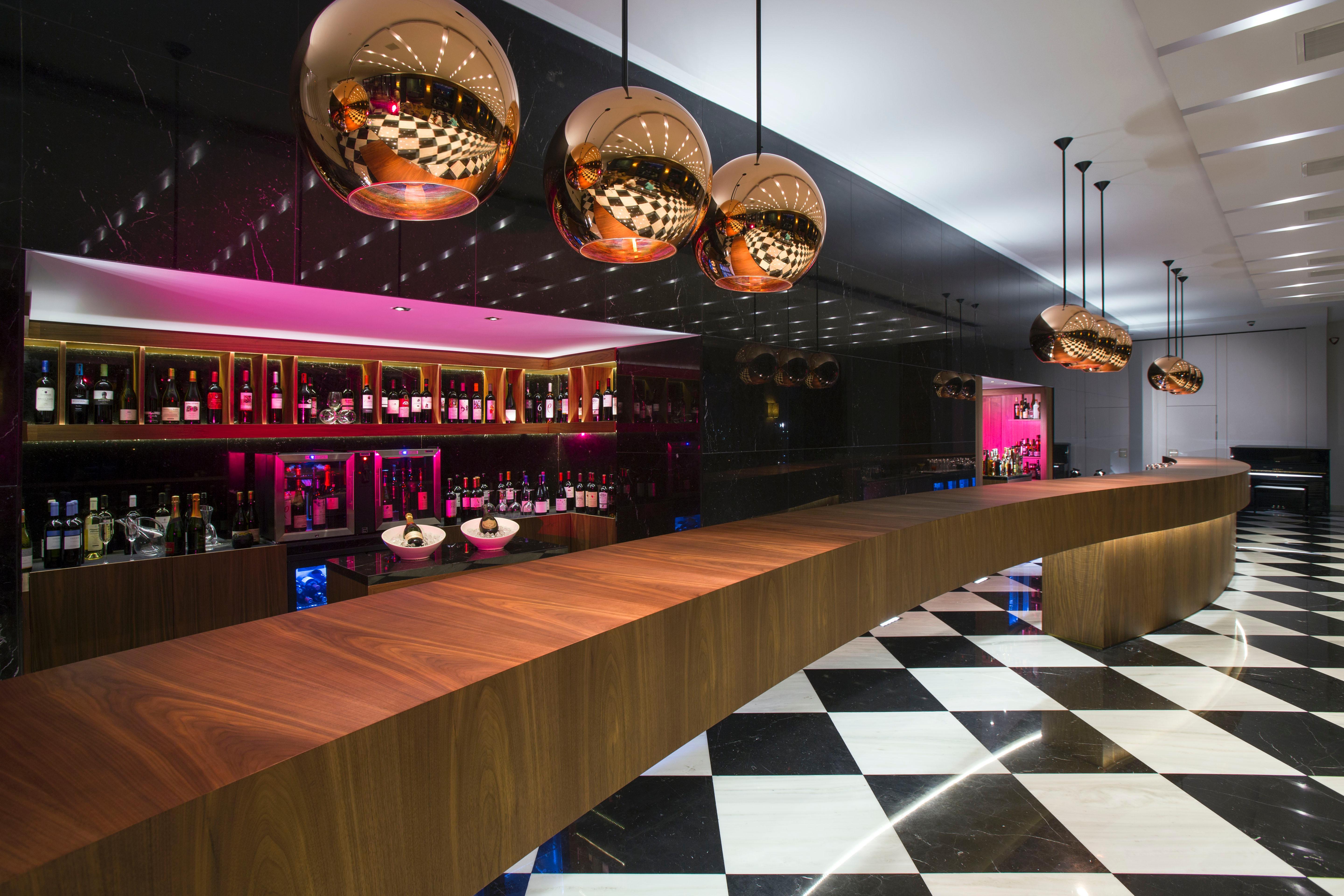 Aquila Atlantis Hotel Kandiye Dış mekan fotoğraf The bar at the Standard London