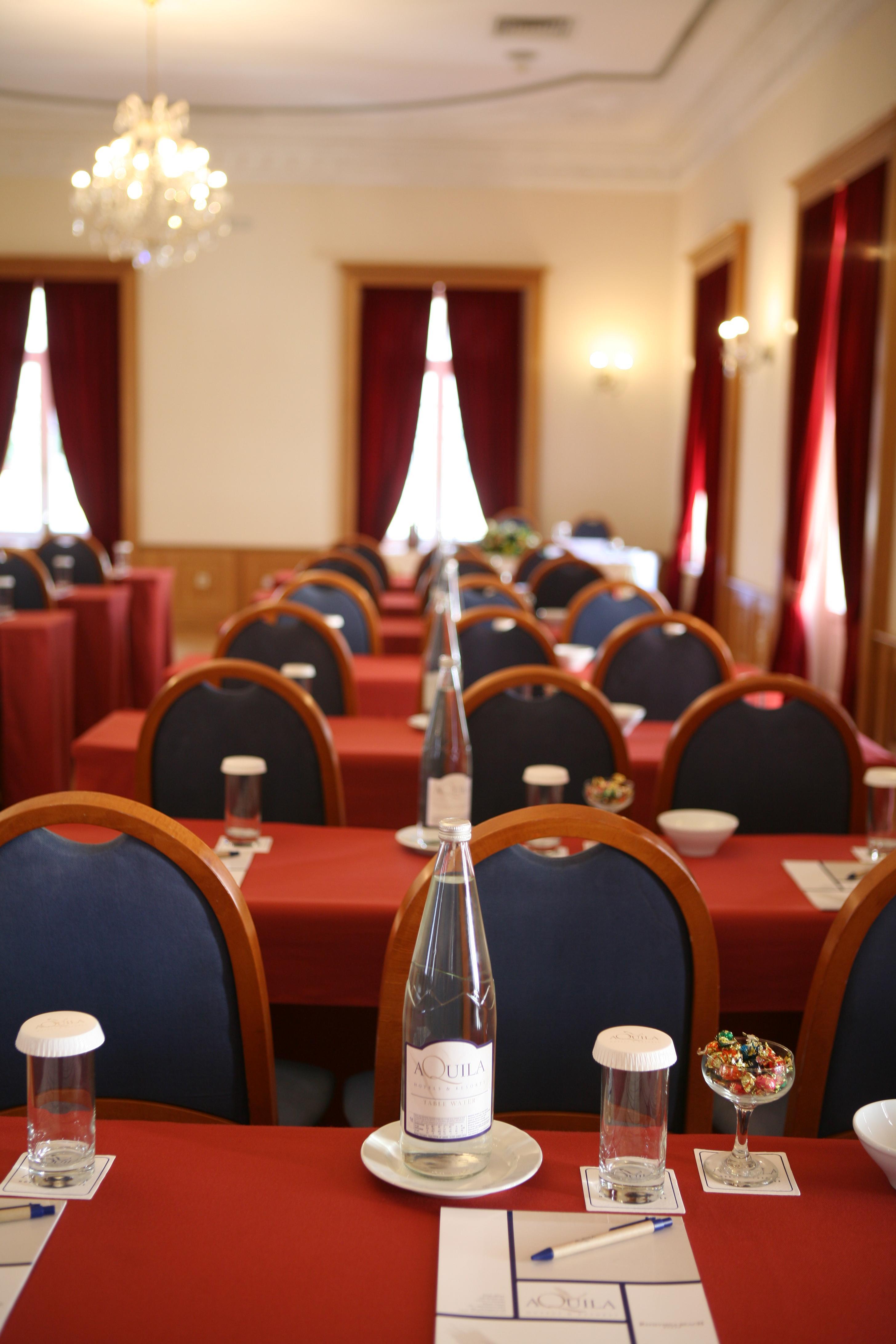 Aquila Atlantis Hotel Kandiye Dış mekan fotoğraf The conference room