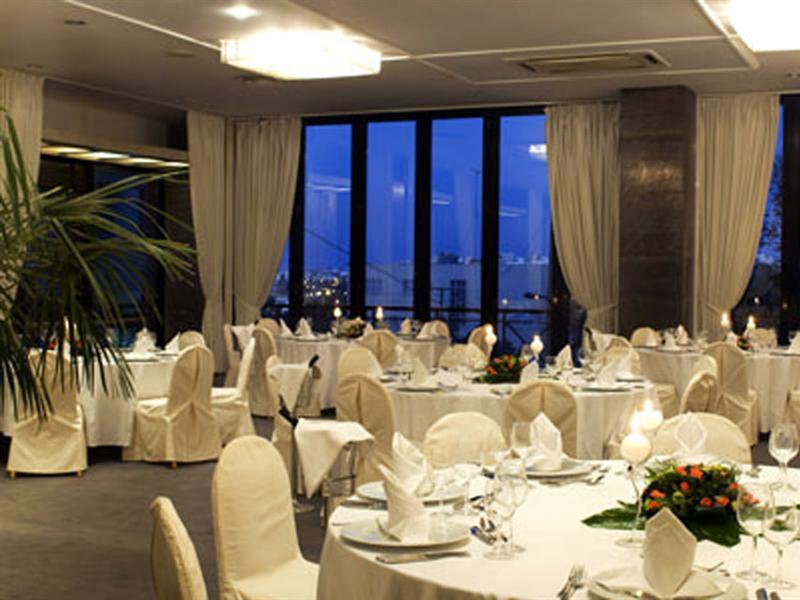 Aquila Atlantis Hotel Kandiye Dış mekan fotoğraf The interior of the restaurant
